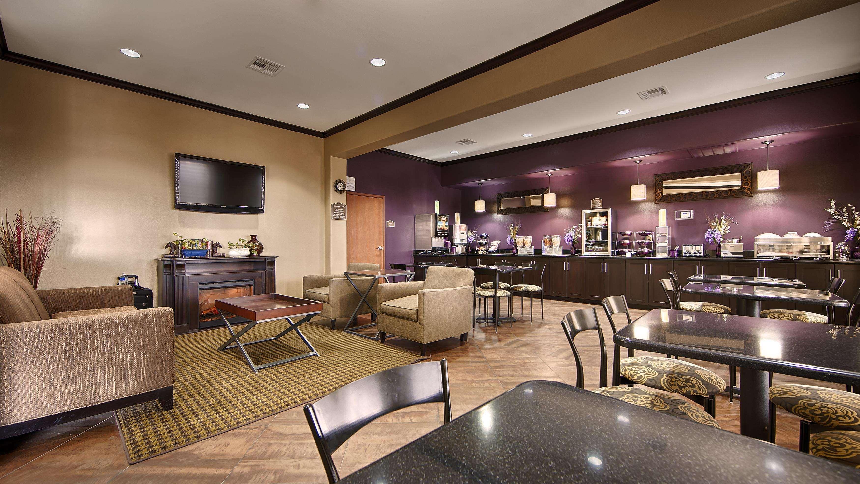 Best Western Giddings Inn & Suites Экстерьер фото