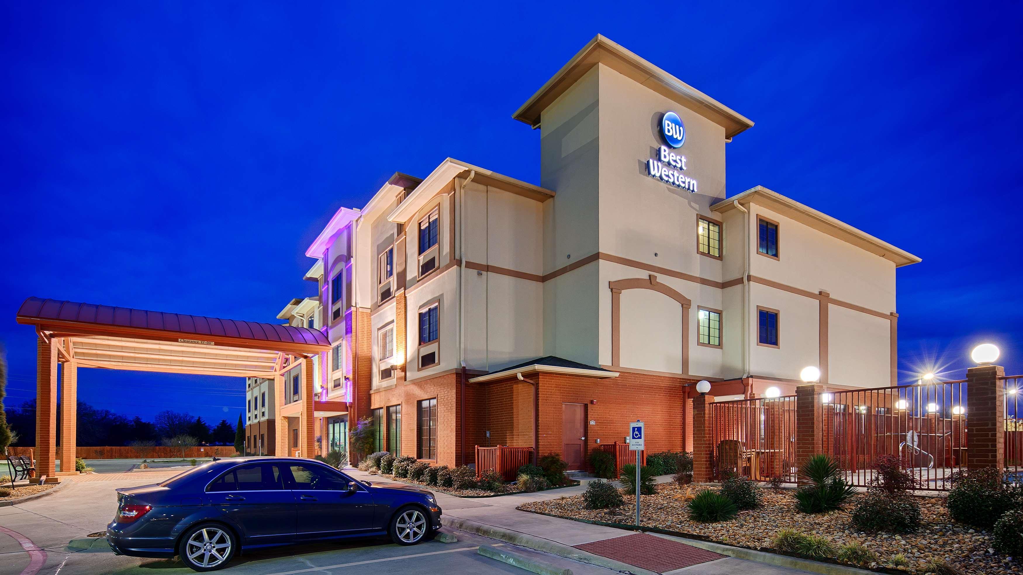 Best Western Giddings Inn & Suites Экстерьер фото