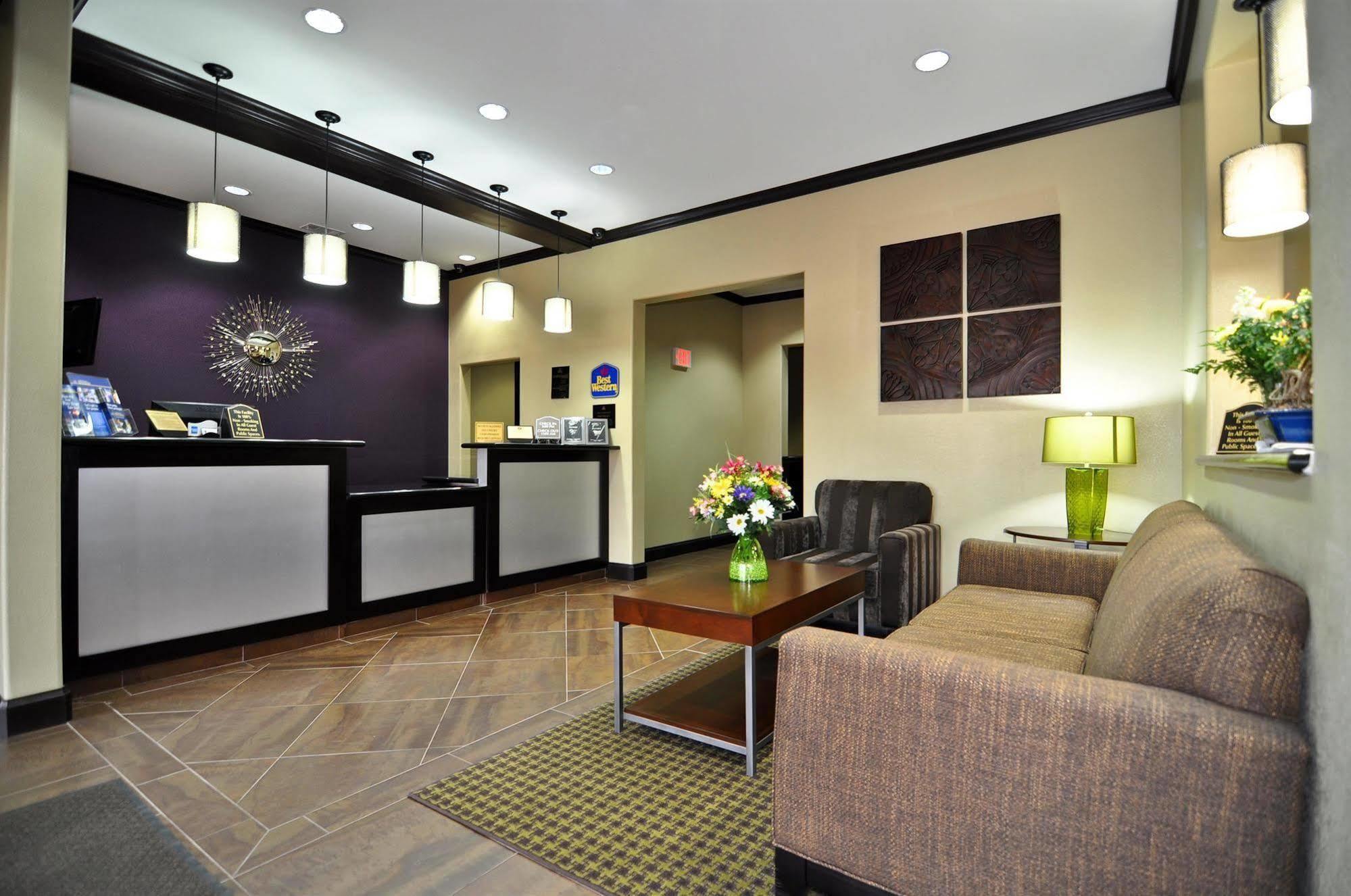 Best Western Giddings Inn & Suites Интерьер фото