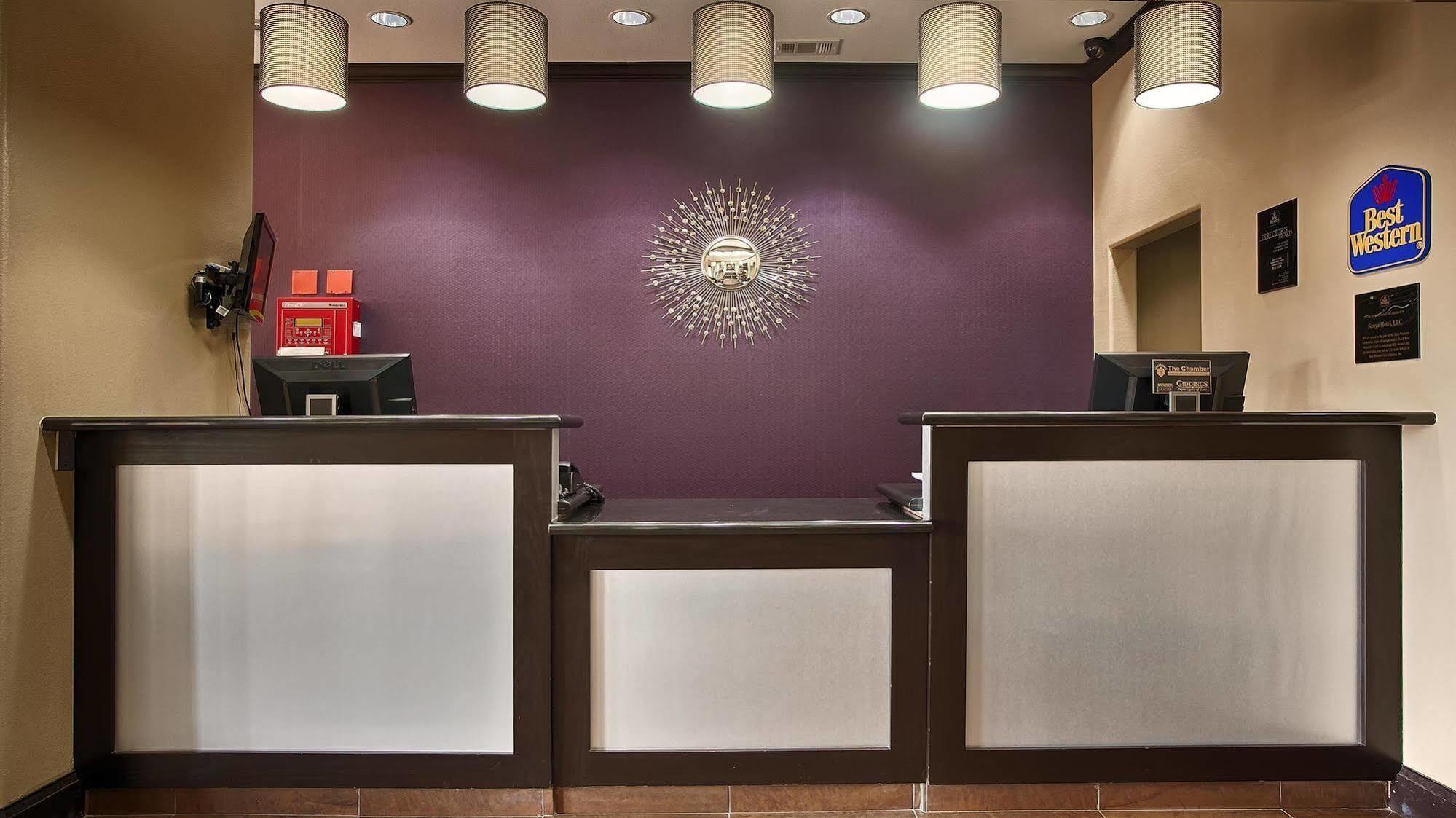Best Western Giddings Inn & Suites Экстерьер фото