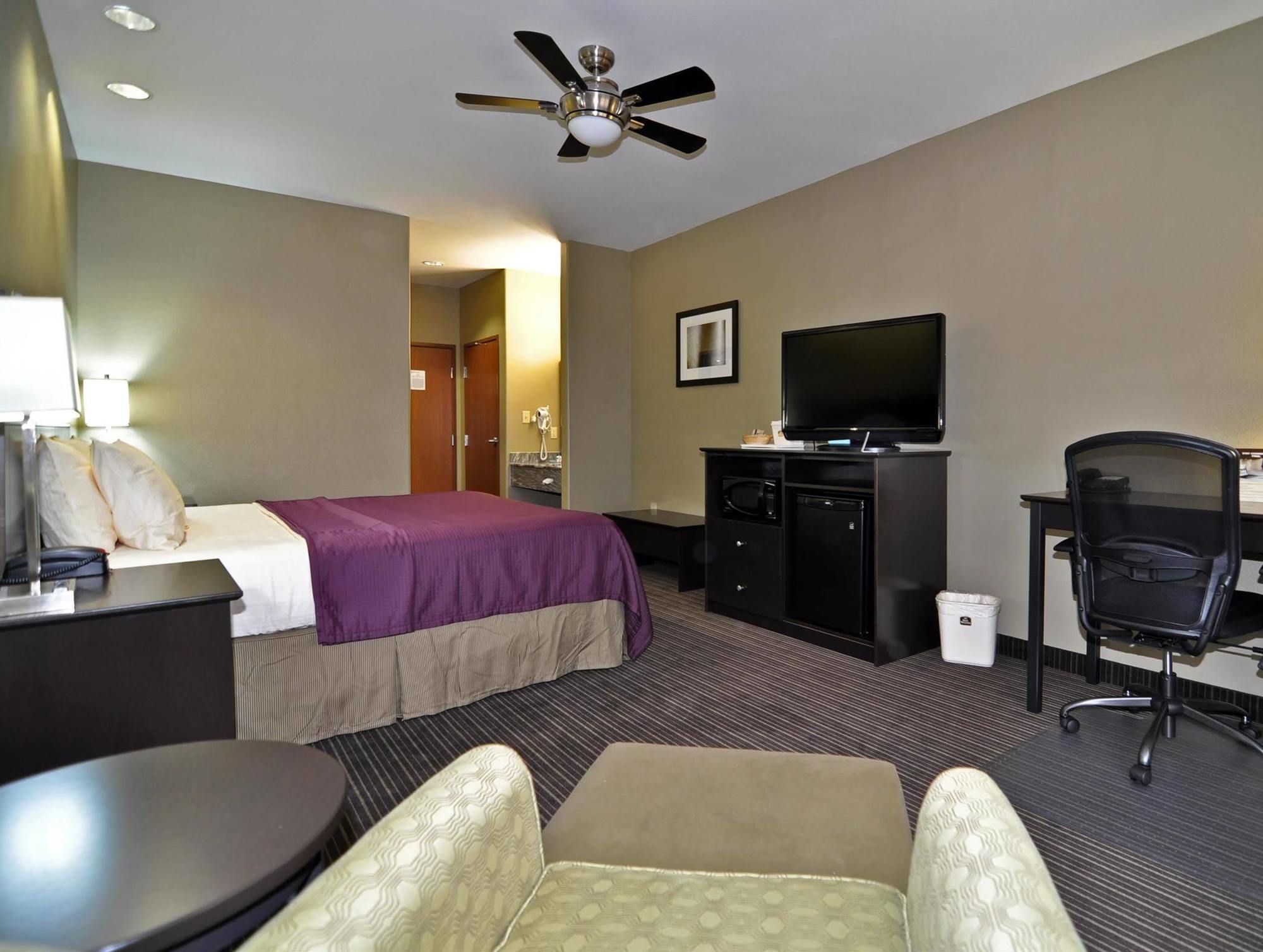 Best Western Giddings Inn & Suites Экстерьер фото